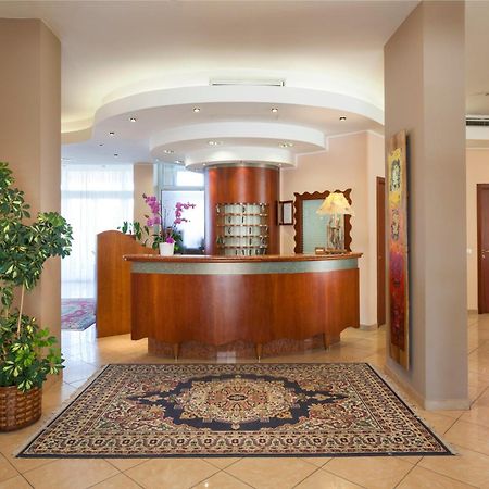 Residence Hotel Piccadilly Rimini Esterno foto