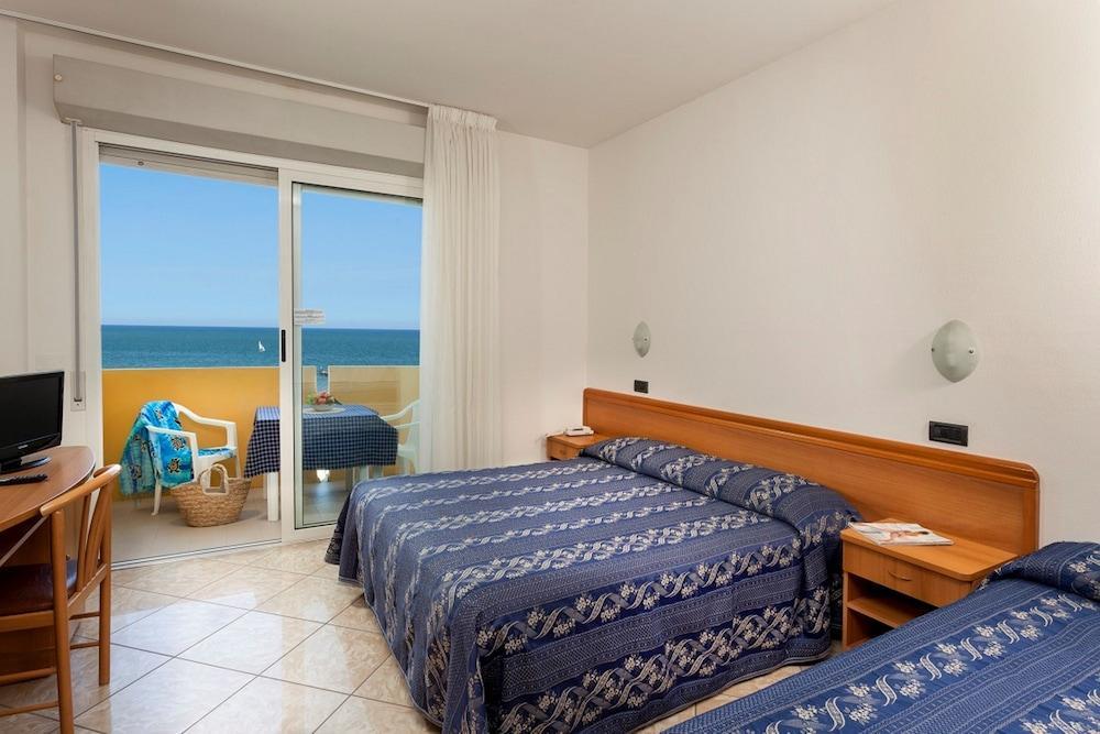 Residence Hotel Piccadilly Rimini Esterno foto