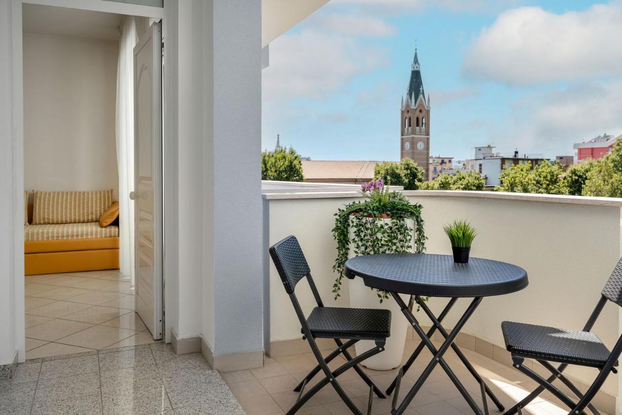 Residence Hotel Piccadilly Rimini Esterno foto