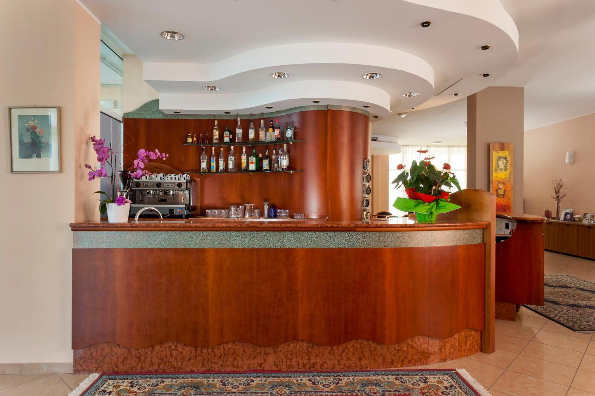 Residence Hotel Piccadilly Rimini Esterno foto