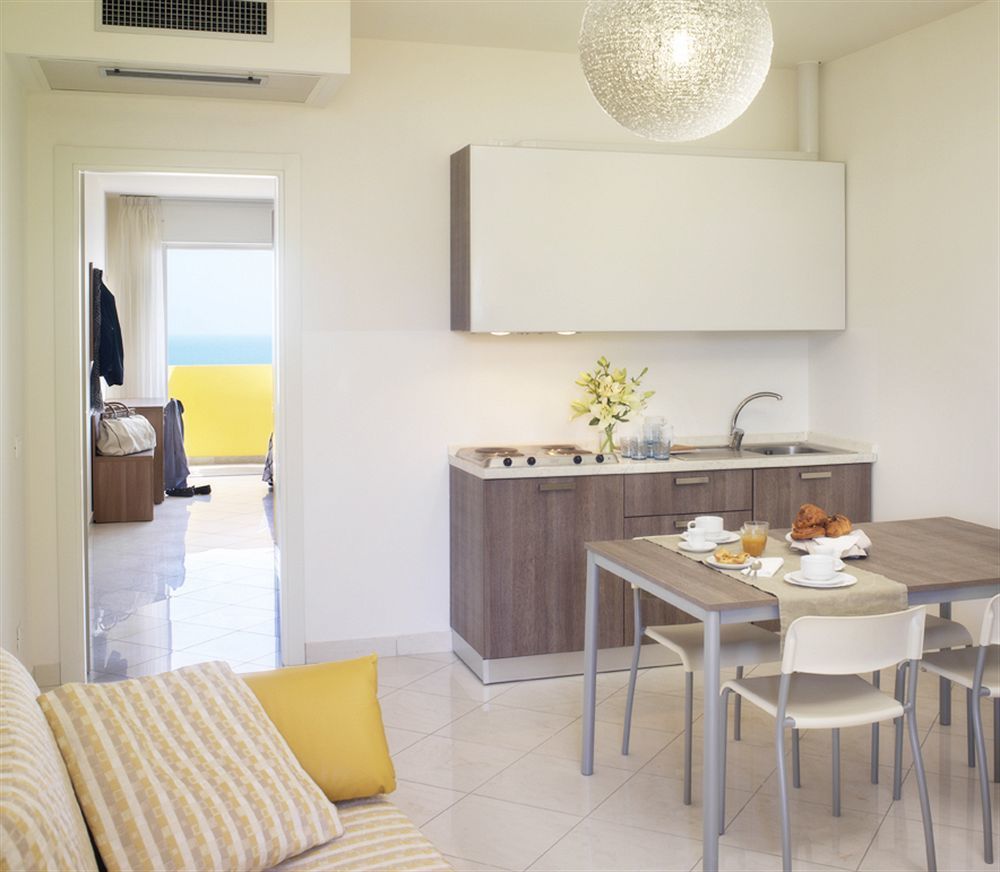Residence Hotel Piccadilly Rimini Esterno foto